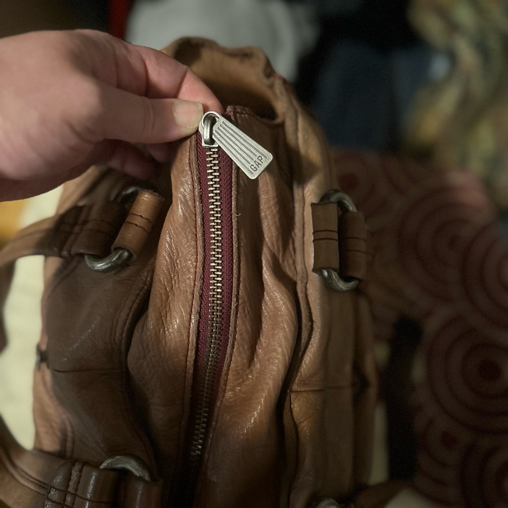 Warm Brown Leather Tote with Vintage Appeal - Picture 9 of 11